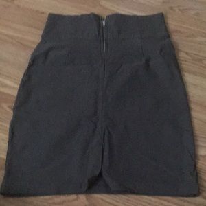 Size S form fitter skirt